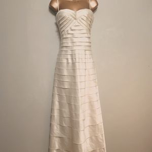 BCBG GOWN, size 4. Dyeable fabric